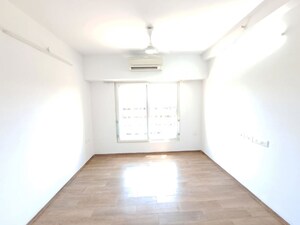 Room in 2 BHK Apartment at Kanakia Paris, Bandra East – for Rent