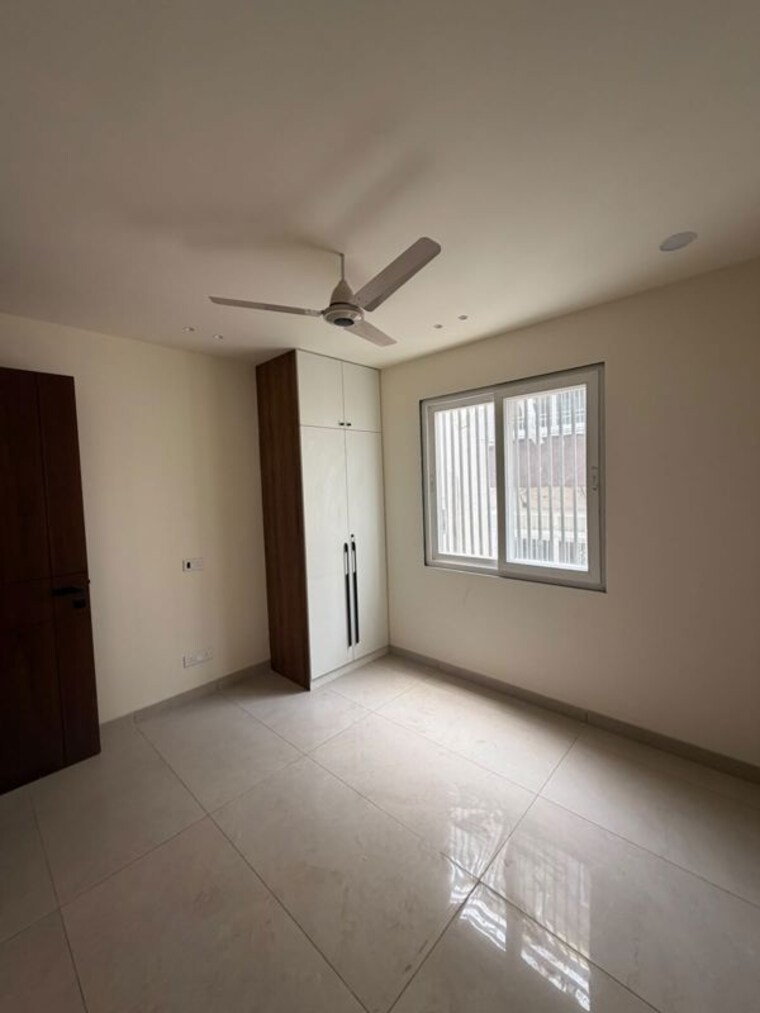 Room, east of kailash 2 Bedroom 100 Sq.Yd. Builder Floor In East Of Kailash Delhi 10508702