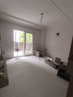 Team Area in 3 BHK Builder Floor at Vikas Puri – for Sale
