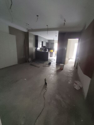 Parking in 3 BHK Builder Floor at Vikas Puri – for Sale