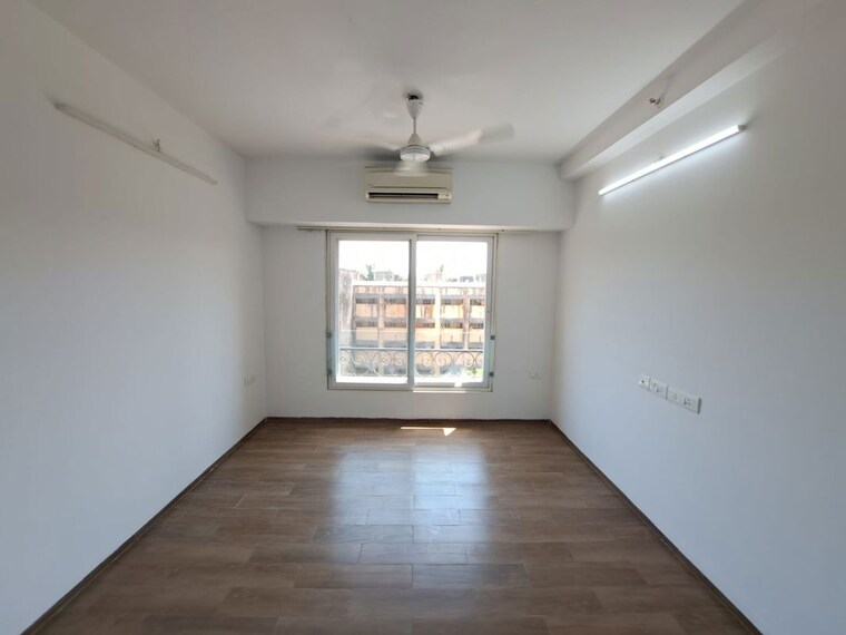 Room, kanakia-paris 3 Bedroom 1100 Sq.Ft. Apartment In Bandra East Mumbai 10508734