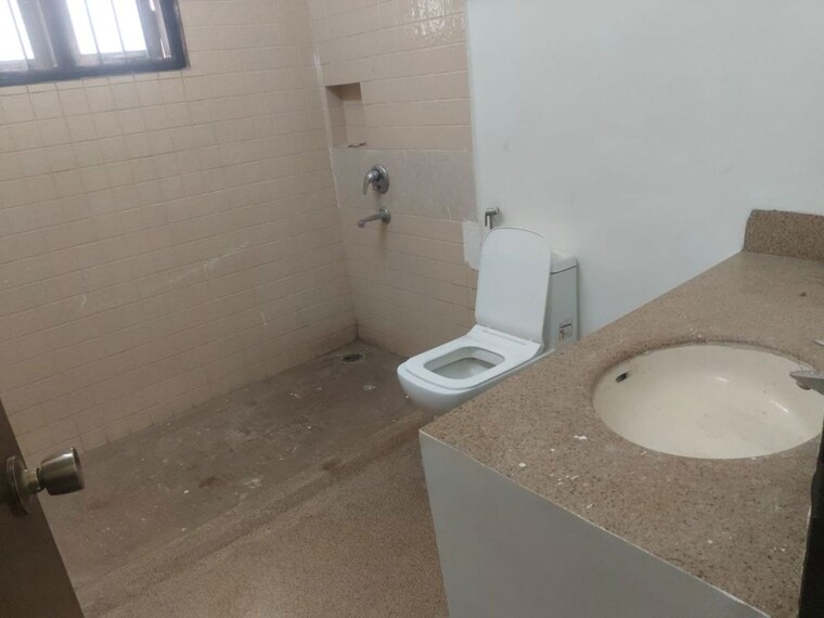 Bathroom, aditya-mansion-jubilee-hills 6 Bedroom 80000 Sq.Ft. Independent House In Jubilee Hills Hyderabad 10508740