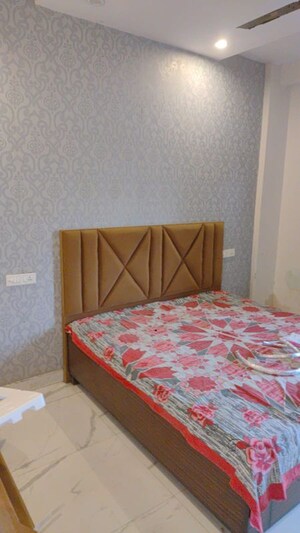 Bedroom in 3 BHK Apartment at Sunshine Enclave, Vip Road – for Rent