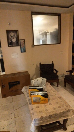 Team Area in 3 BHK Apartment at Sunshine Enclave, Vip Road – for Rent