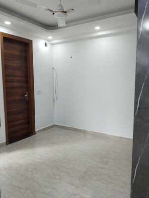 Room in 2 BHK Apartment at Panchsheel Vihar – for Rent