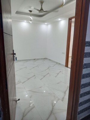 Room in 2 BHK Apartment at Panchsheel Vihar – for Rent