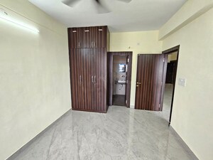 Room in 3 BHK Apartment at Ratu – for Rent