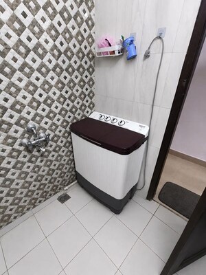 Team Area in 1 BHK Apartment at Saket – for Rent