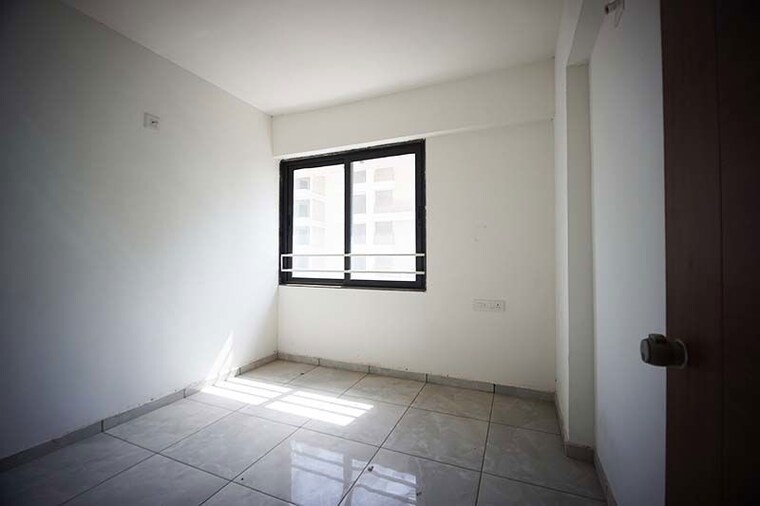Room, vastral 3 Bedroom 188 Sq.Yd. Apartment In Vastral Ahmedabad 10508796