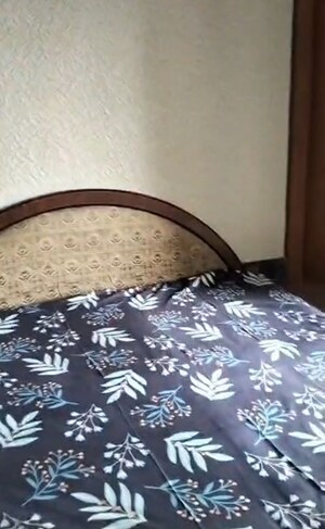 Bedroom in 1 BHK Apartment at Swiss Corner, Andheri West – for Rent