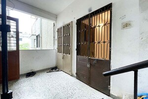Room in 1 BHK Apartment at Vejalpur – for Sale