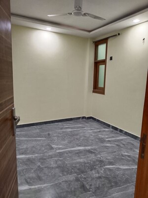Room in 2 BHK Apartment at Panchsheel Vihar – for Rent