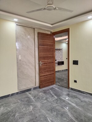 Room in 2 BHK Apartment at Panchsheel Vihar – for Rent