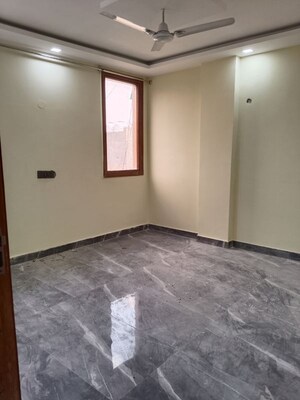 Room in 2 BHK Apartment at Panchsheel Vihar – for Rent