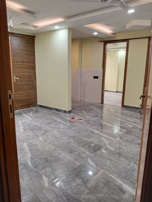 Room in 2 BHK Apartment at Panchsheel Vihar – for Rent