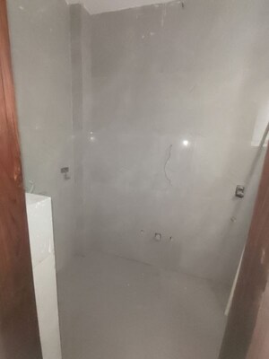 Furnished Amenities in 3 BHK Builder Floor at Vikas Puri – for Sale