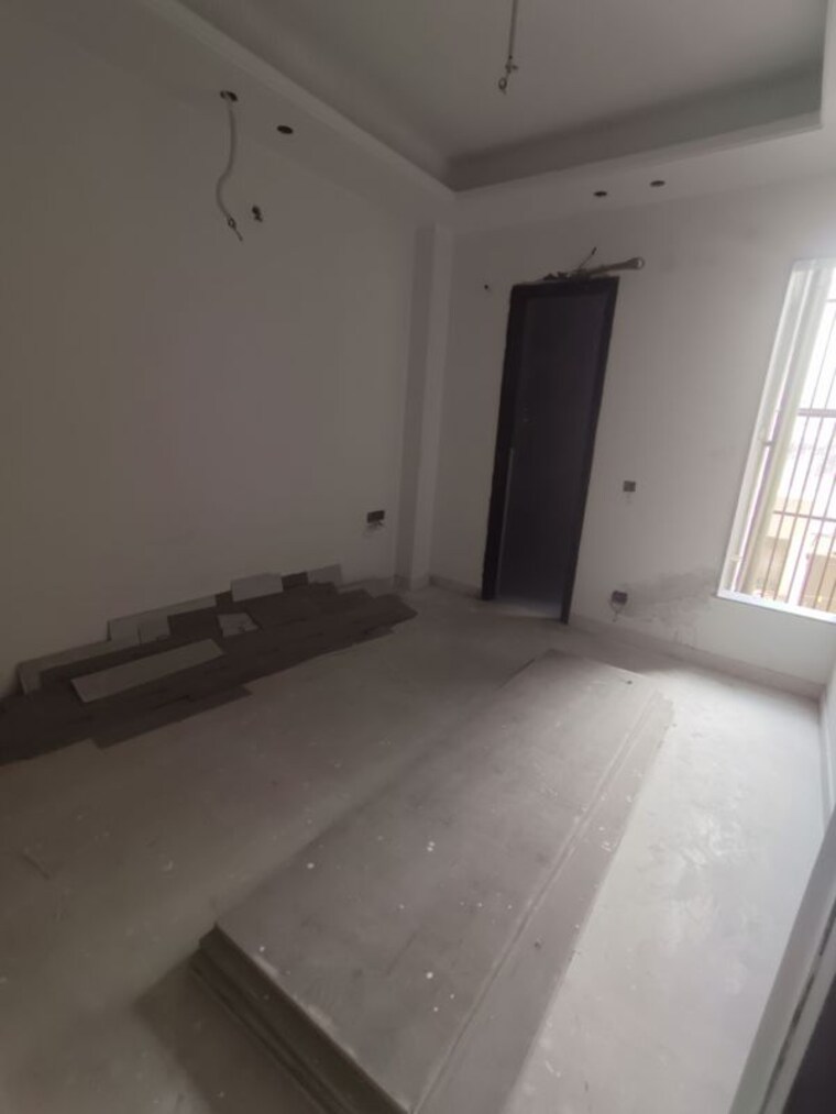 Room, vikas puri 3 Bedroom 125 Sq.Yd. Builder Floor In Vikas Puri Delhi 10508778
