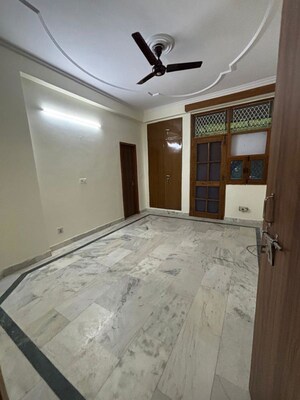 Room in 3.5 BHK Apartment at Sector 11 Dwarka – for Rent