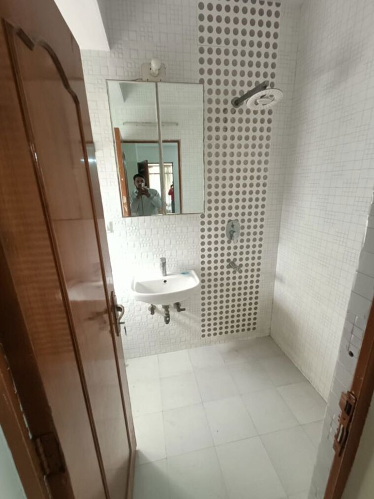 Bathroom, dwarka 3 Bedroom 1950 Sq.Ft. Apartment In Dwarka Delhi 10508845