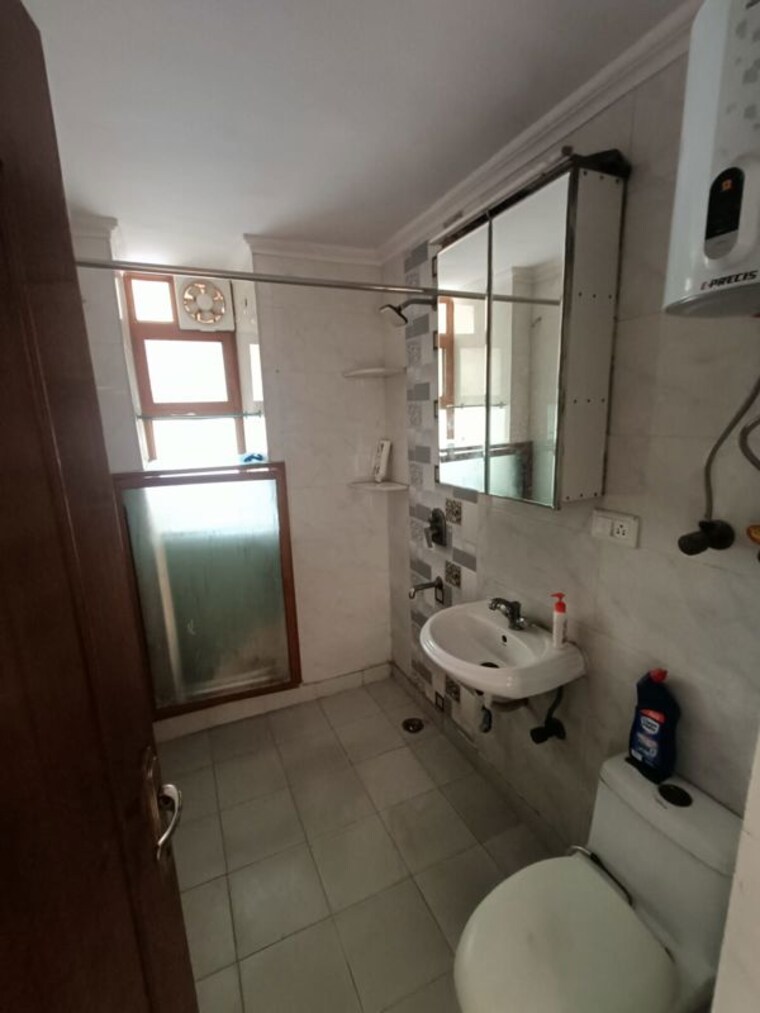 Bathroom, dwarka 3 Bedroom 1950 Sq.Ft. Apartment In Dwarka Delhi 10508845