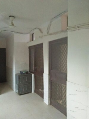 Room in 3 BHK Apartment at Sector 13 Dwarka – for Rent