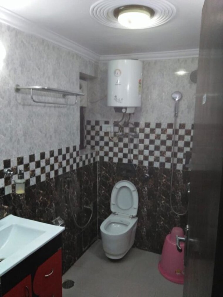 Bathroom, sector 13 dwarka 3 Bedroom 1600 Sq.Ft. Apartment In Sector 13 Dwarka Delhi 10508878