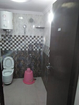 Bathroom in 3 BHK Apartment at Sector 13 Dwarka – for Rent