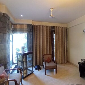 Living Room in 4 BHK Builder Floor at Sector 21 – for Rent
