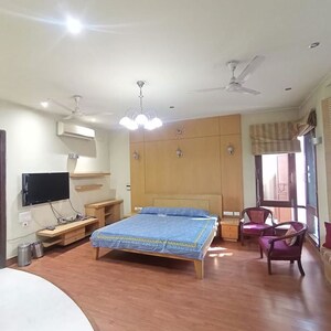 Living Room in 4 BHK Builder Floor at Sector 21 – for Rent