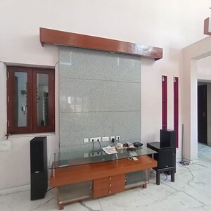 Living Room in 4 BHK Builder Floor at Sector 21 – for Rent