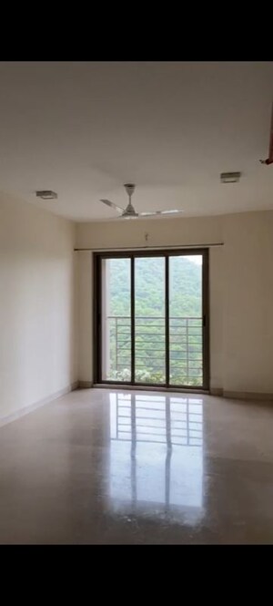 Room in 2.5 BHK Apartment at Neelkanth Greens, Manpada – for Rent