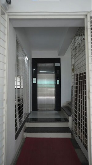 Lift in  Pg at Nandanvan – for Rent