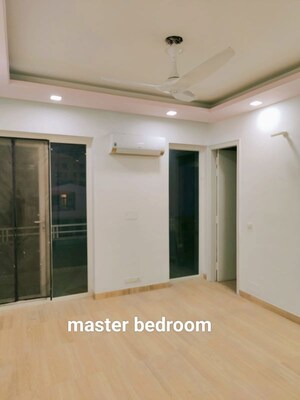 Room in 3 BHK Builder Floor at Sector 57 – for Rent