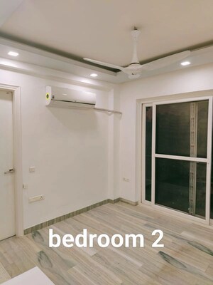 Room in 3 BHK Builder Floor at Sector 57 – for Rent