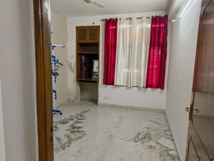 Building Lobby in 3 BHK Builder Floor at Sector 21 – for Rent