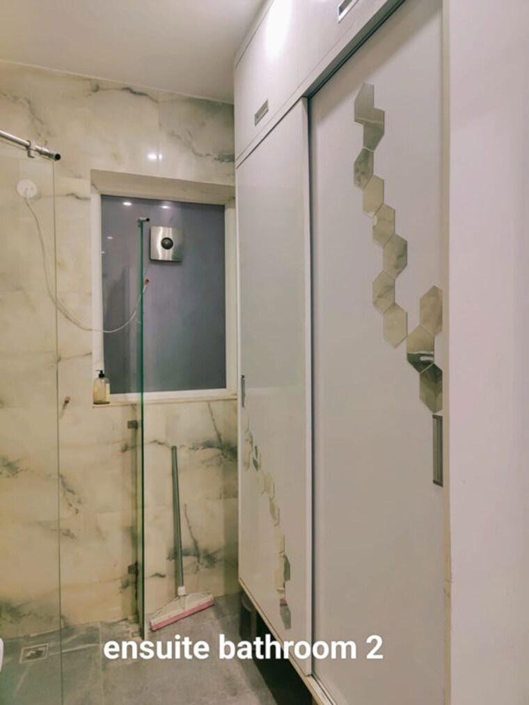 Bathroom, sector 57 3 Bedroom 1550 Sq.Ft. Builder Floor In Sector 57 Gurgaon 10508913