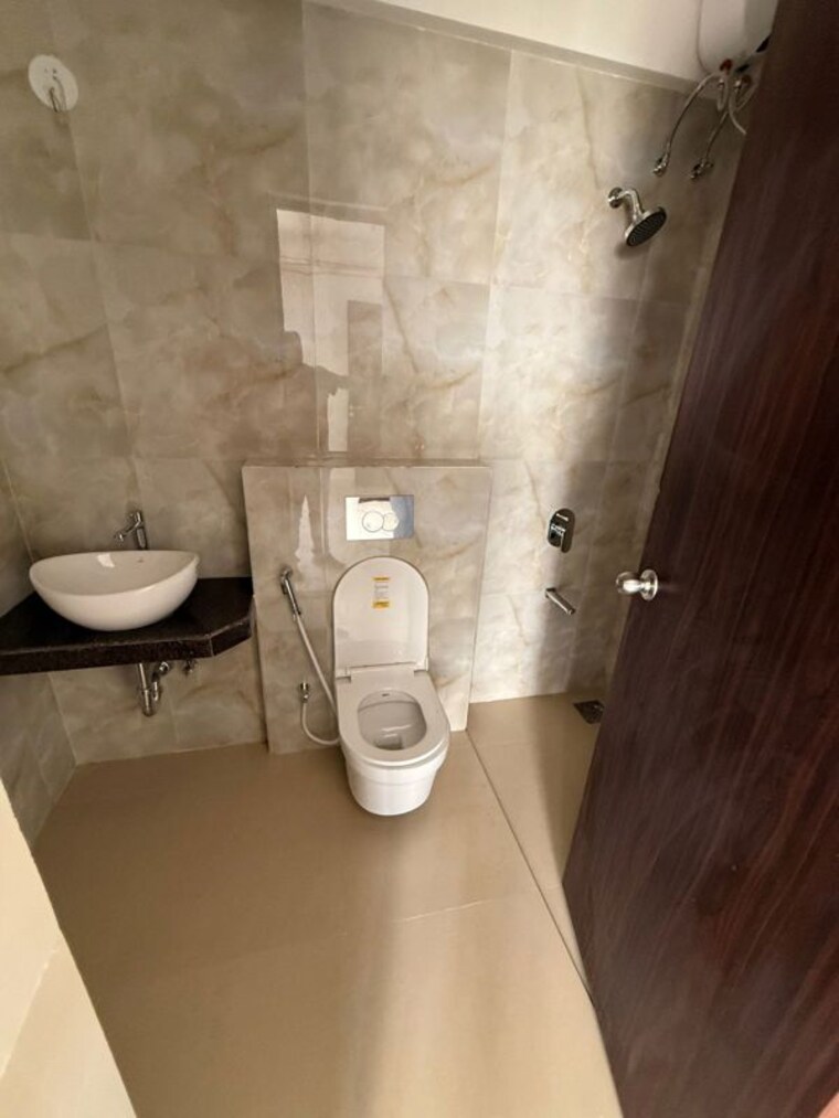 Bathroom, raymond-ten-x-habitat 2 Bedroom 630 Sq.Ft. Apartment In Pokhran Road No Two Thane 10508915
