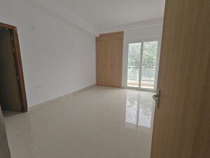 Room in 4 BHK Apartment at SS Linden, Sector 84 – for Rent