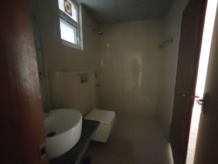 Bathroom, ss-linden 4 Bedroom 2800 Sq.Ft. Apartment In Sector 84 Gurgaon 10508949