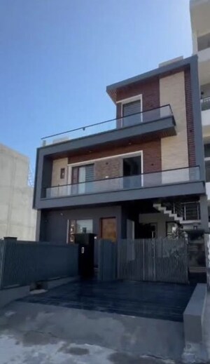 1 BHK Independent House For Rent in Aerocity