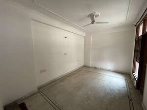 Room in 3 BHK Apartment at Sector 12 Dwarka – for Rent
