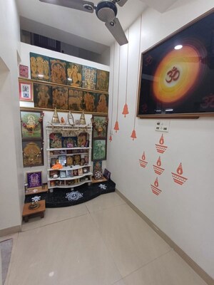 Furnished Amenities in 4 BHK Apartment at Lok Puram, Vasant Vihar – for Rent