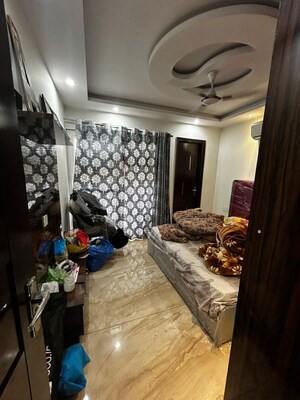 Bedroom in 3 BHK Builder Floor at Sector 21 – for Rent