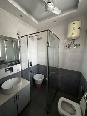 Team Area in 3 BHK Builder Floor at Sector 21 – for Rent