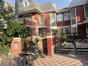 3 BHK Villa – Exterior View View at Eldeco Mansionz, Sector 48 - for Rent