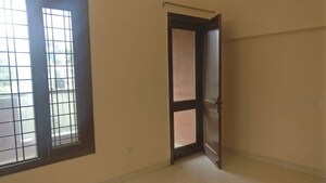 Room in 3 BHK Builder Floor at Choma – for Rent