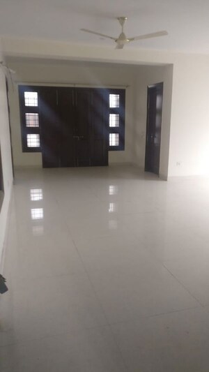 Room in 3 BHK Builder Floor at Choma – for Rent