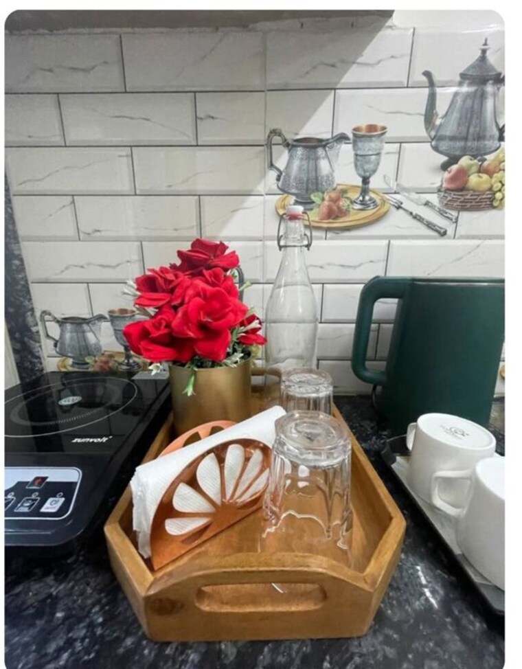 Kitchen, dlf-city-phase-v 5 Bedroom 502 Sq.Yd. Builder Floor In Dlf Phase V Gurgaon 10509025
