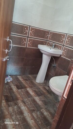 Bathroom in 3 BHK Apartment at Ambala Highway – for Rent