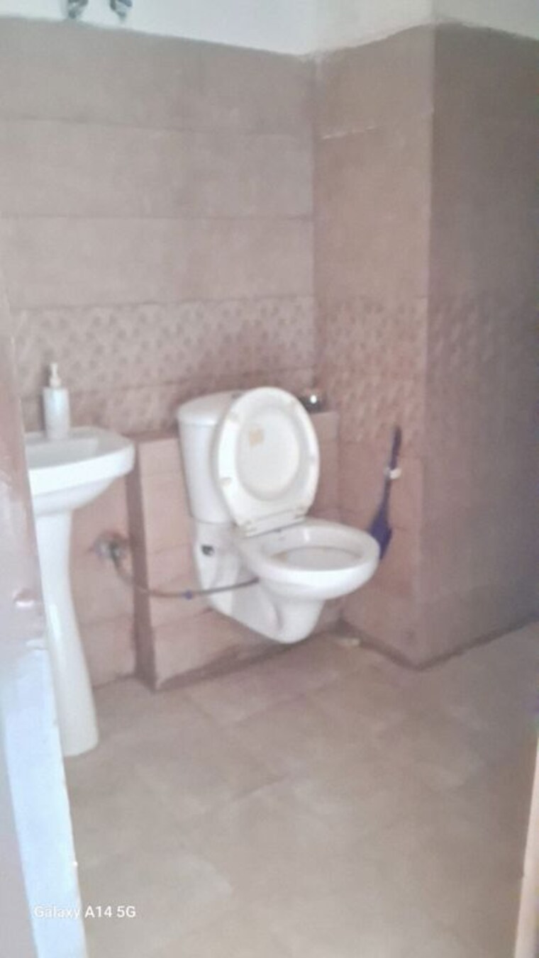 Bathroom, ambala highway 3 Bedroom 1200 Sq.Ft. Apartment In Ambala Highway Zirakpur 10509018